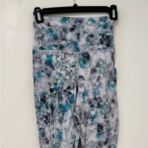 Lululemon Athletica Blue and Gray Patterned Leggings